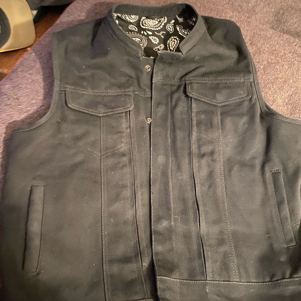 Heavy duty riding vest